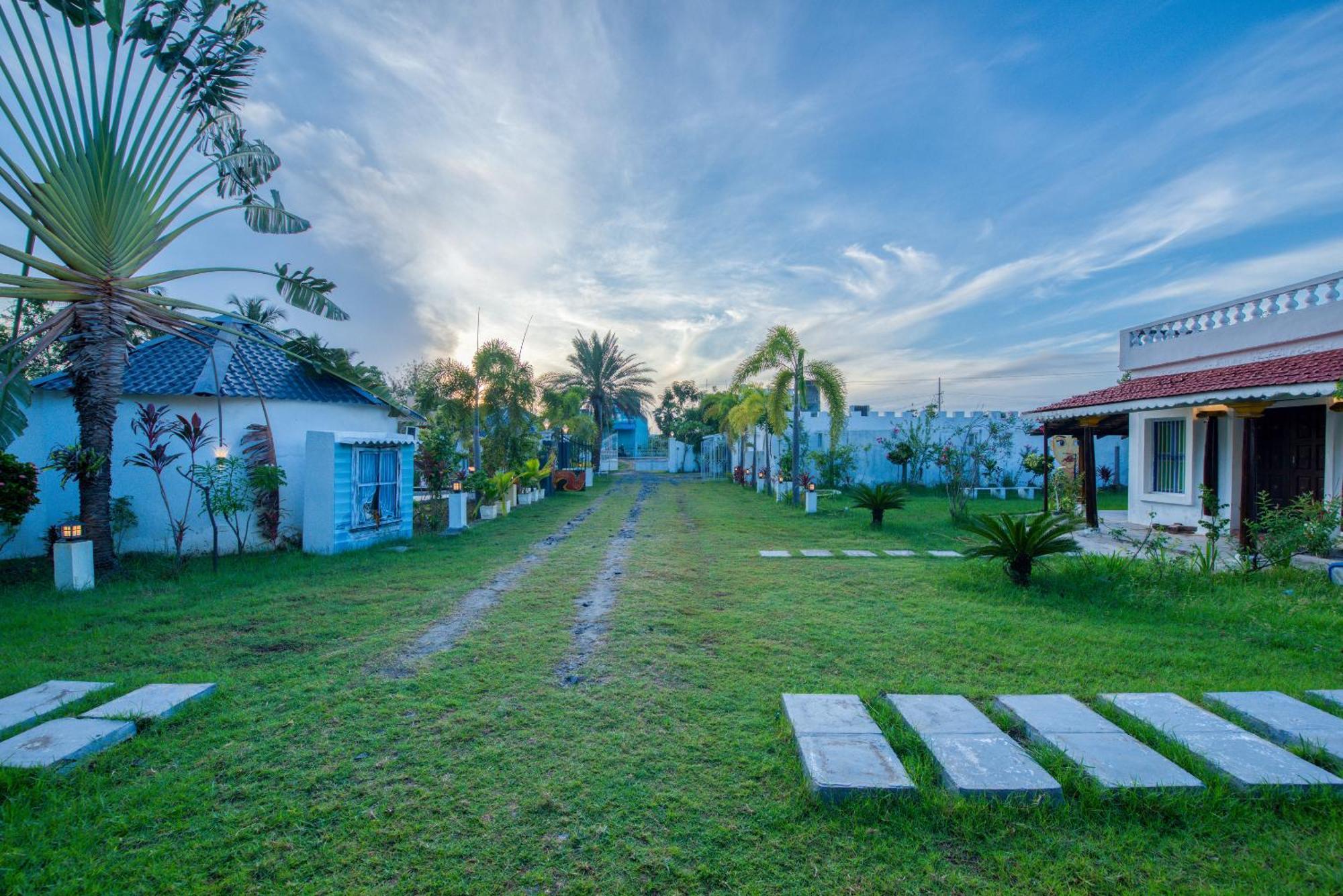 Le Epic Resort Virāmpattinam Buitenkant foto